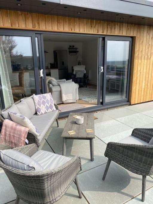 Spacious Studio Cabin With Sea/ Downs Views Sole Use Of Hottub In 锡福德 外观 照片